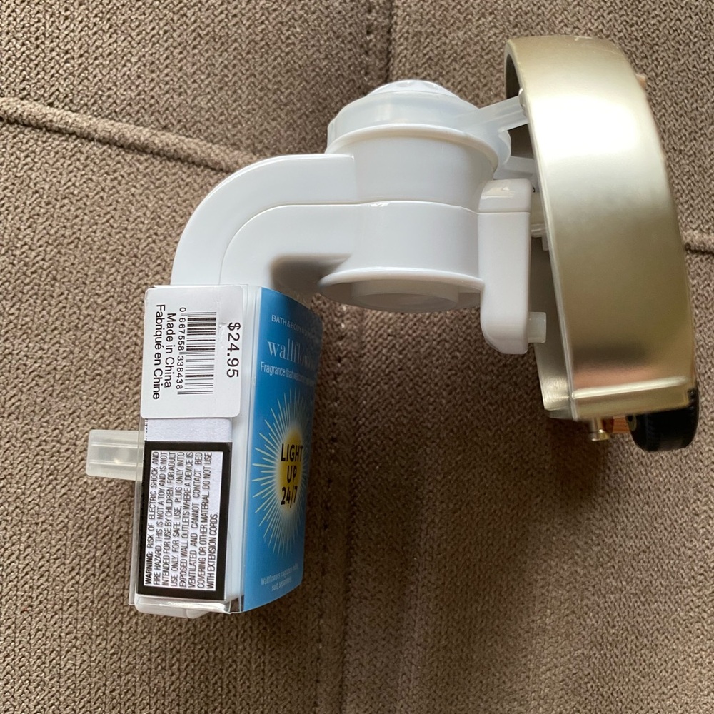 Bath and Body Cactus Camper Wallflower Plug NWT - Picture 3 of 5